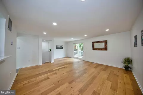Living - 342 Logan Ct, Abingdon, MD 21009 photo 2 of 6