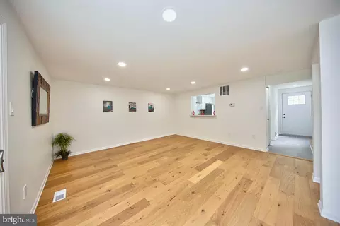 Living - 342 Logan Ct, Abingdon, MD 21009 photo 4 of 6
