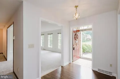 Entry Way - 1701 Chatsworth Ct, Fallston, MD 21047 photo 4 of 5