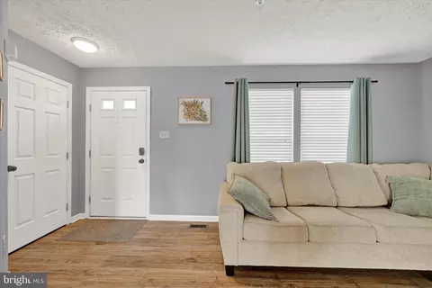 Entry Way - 402 Macintosh Cir, Joppa, MD 21085 photo 1 of 3