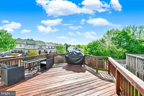 Exterior - 402 Macintosh Cir, Joppa, MD 21085 photo 4 of 6