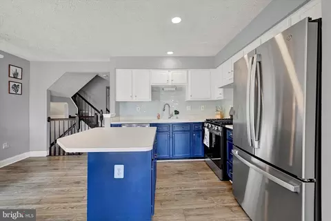 Kitchen - 402 Macintosh Cir, Joppa, MD 21085 photo 3 of 4