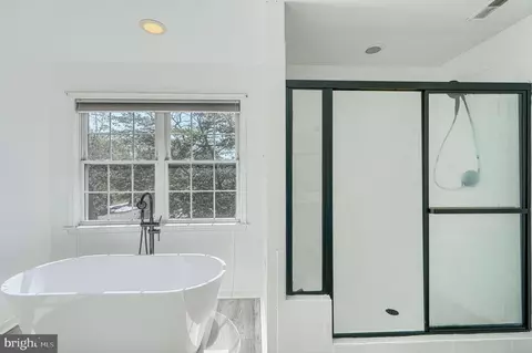 Bath - 208 Christopher Rd, Forest Hill, MD 21050 photo 6 of 9