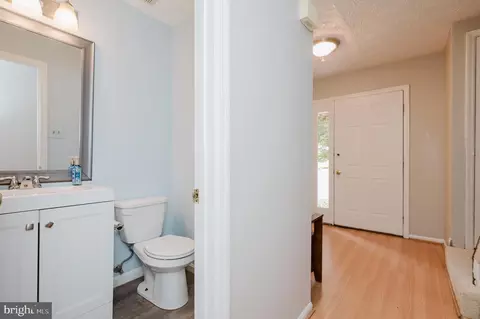 Entry Way - 414 Abbey Cir, Abingdon, MD 21009 photo 4 of 6