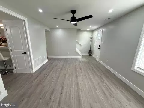 Living - 701 Shore Dr, Joppa, MD 21085 photo 12 of 13