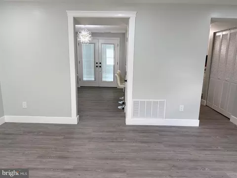 Entry Way - 701 Shore Dr, Joppa, MD 21085 photo 4 of 11
