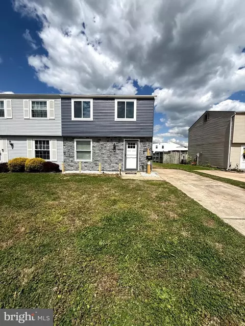 Exterior - 701 Shore Dr, Joppa, MD 21085 photo 4 of 16