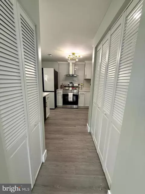Entry Way - 701 Shore Dr, Joppa, MD 21085 photo 6 of 11