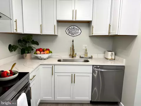Kitchen - 701 Shore Dr, Joppa, MD 21085 photo 9 of 13