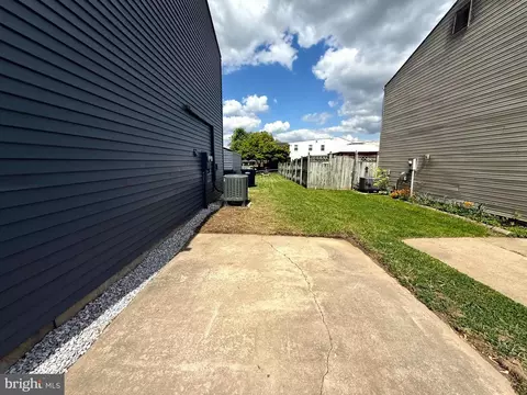 Exterior - 701 Shore Dr, Joppa, MD 21085 photo 7 of 16
