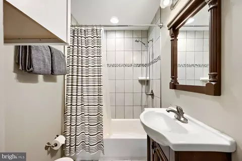 Bath - 2802 Emmorton Rd, Abingdon, MD 21009 photo 1 of 2