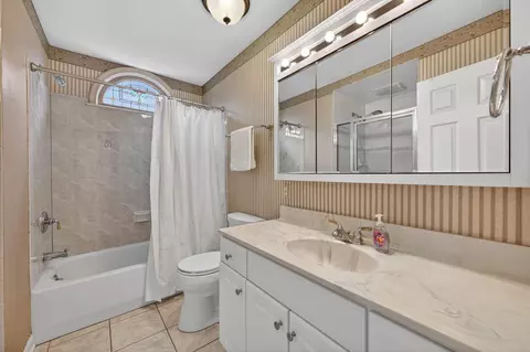 Bath - 45 Old Sound Rd, Joppa, MD 21085 photo 4 of 5