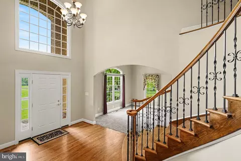 Entry Way - 1608 Angleside Rd, Fallston, MD 21047 photo 4 of 18