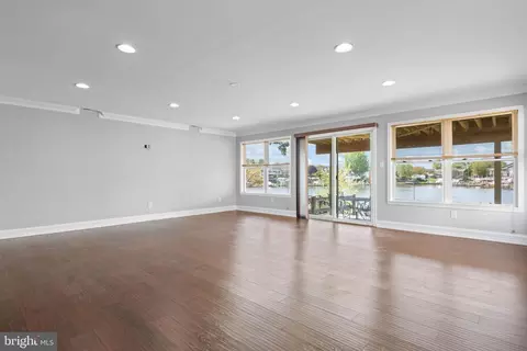 Living - 558 Anchor Dr, Joppa, MD 21085 photo 10 of 11
