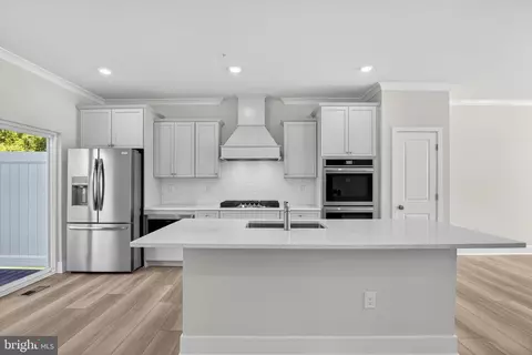 Kitchen - 331 Hackley Dr, Joppa, MD 21085 photo 2 of 2