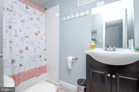 Bath - 615 Wingleaf Ct, Edgewood, MD 21040 photo 2 of 2