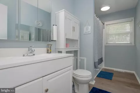 Bath - 615 Wingleaf Ct, Edgewood, MD 21040 photo 1 of 2