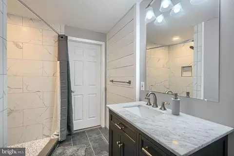 Bath - 631 Nanticoke Ct, Abingdon, MD 21009 photo 4 of 5