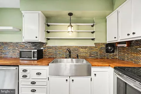 Kitchen - 201 Mountain Rd, Fallston, MD 21047 photo 3 of 4