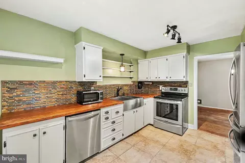 Kitchen - 201 Mountain Rd, Fallston, MD 21047 photo 2 of 4