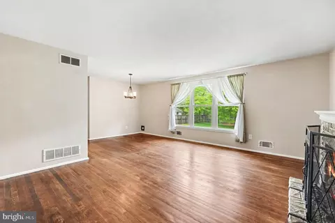 Living - 201 Mountain Rd, Fallston, MD 21047 photo 6 of 6