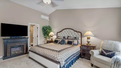 Bedroom - 405 Devonshire Ct, Aberdeen, MD 21001 photo 2 of 5