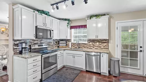 Kitchen - 405 Devonshire Ct, Aberdeen, MD 21001 photo 4 of 5