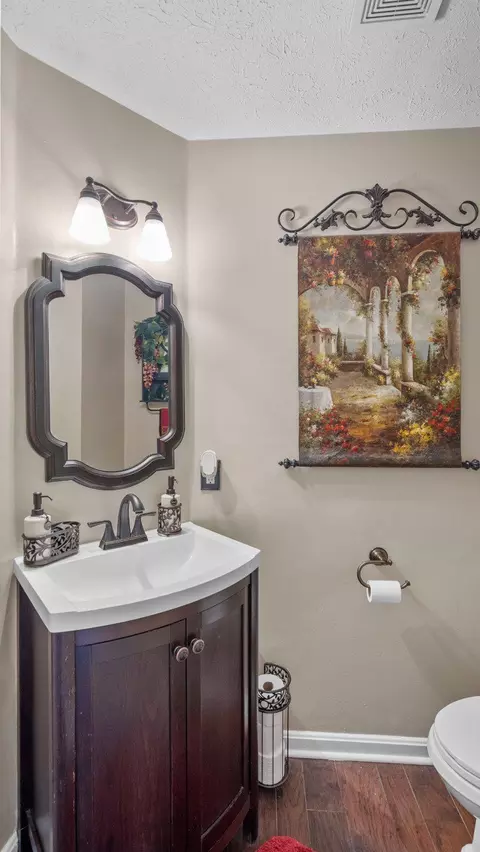 Bath - 405 Devonshire Ct, Aberdeen, MD 21001 photo 1 of 4