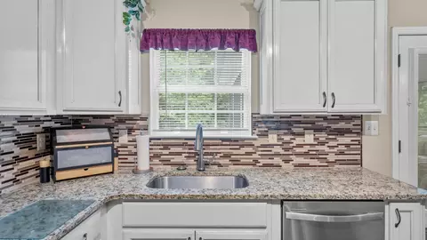Kitchen - 405 Devonshire Ct, Aberdeen, MD 21001 photo 5 of 5