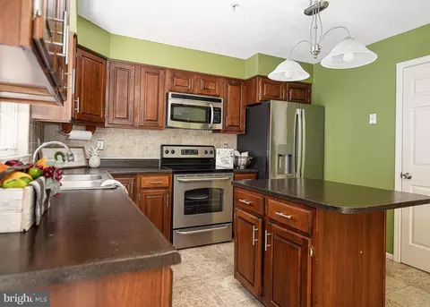 Kitchen - 405 Ashton Ln, Abingdon, MD 21009 photo 4 of 4