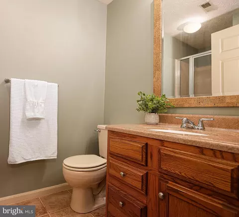 Bath - 405 Ashton Ln, Abingdon, MD 21009 photo 5 of 5