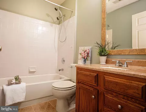 Bath - 405 Ashton Ln, Abingdon, MD 21009 photo 4 of 5