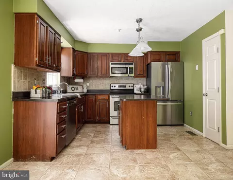 Kitchen - 405 Ashton Ln, Abingdon, MD 21009 photo 2 of 4