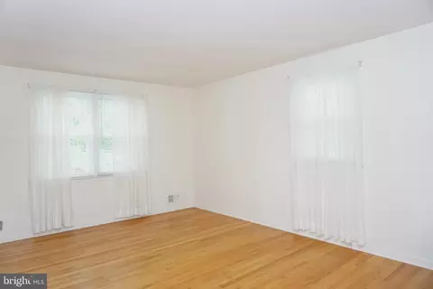 Living - 1304 Chez Ct, Fallston, MD 21047 photo 4 of 6