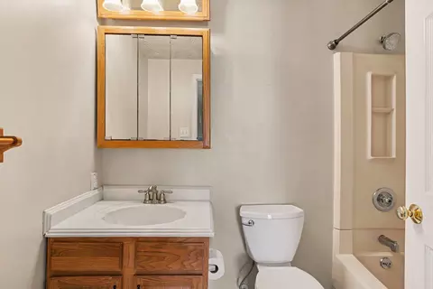 Bath - 2987 Harrogate Way, Abingdon, MD 21009 photo 3 of 4