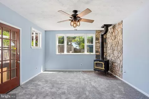 Living - 2030 Cherry Rd, Edgewood, MD 21040 photo 4 of 10