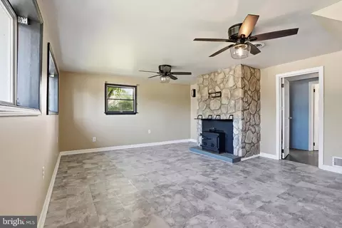 Living - 2030 Cherry Rd, Edgewood, MD 21040 photo 8 of 10