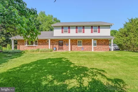 2504 Burgundy Dr, Fallston, MD 21047