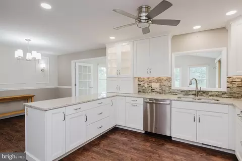 Kitchen - 1115 Stromko Dr, Fallston, MD 21047 photo 4 of 6