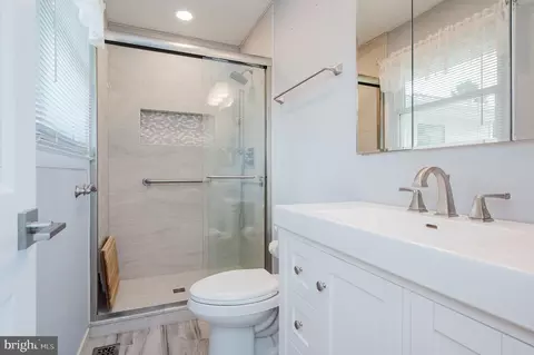 Bath - 1115 Stromko Dr, Fallston, MD 21047 photo 4 of 5