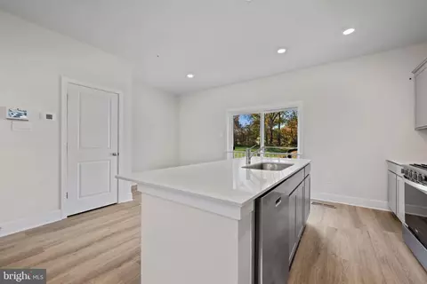 Entry Way - 365 Hackley Dr, Joppa, MD 21085 photo 7 of 11