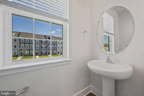 Entry Way - 365 Hackley Dr, Joppa, MD 21085 photo 8 of 11