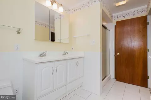 Bath - 2911 Nelson Ln, Fallston, MD 21047 photo 1 of 3