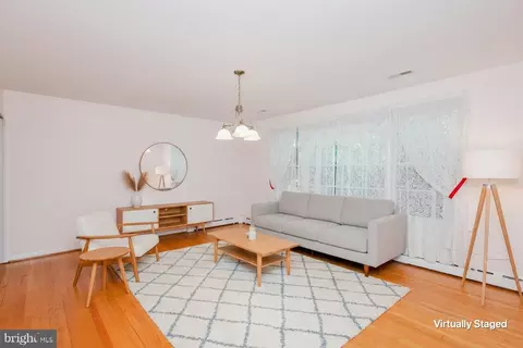 Living - 2911 Nelson Ln, Fallston, MD 21047 photo 5 of 9