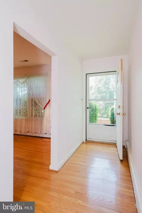 Entry Way - 2911 Nelson Ln, Fallston, MD 21047 photo 3 of 3