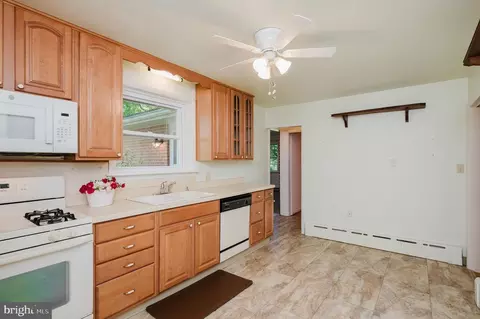 Kitchen - 2911 Nelson Ln, Fallston, MD 21047 photo 2 of 2