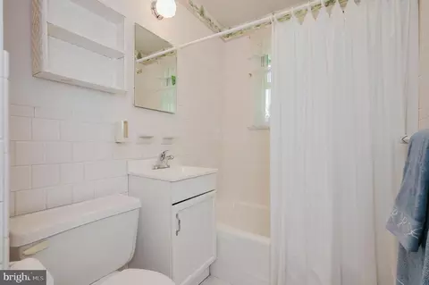 Bath - 2911 Nelson Ln, Fallston, MD 21047 photo 2 of 3