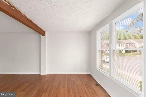 Living - 3246 Split Oak Ct, Abingdon, MD 21009 photo 3 of 6