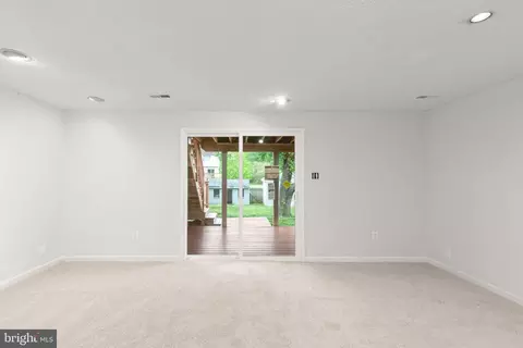 Living - 3246 Split Oak Ct, Abingdon, MD 21009 photo 5 of 6