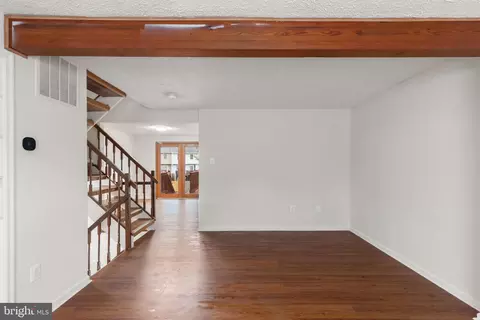 Living - 3246 Split Oak Ct, Abingdon, MD 21009 photo 4 of 6